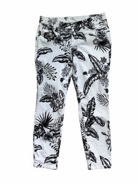 Tommy Bahama black & white botanical print ankle jeans